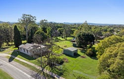 20 Jones Road, Withcott, Qld 4352