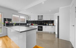 2C Riverside Avenue, Avondale Heights, Vic 3034