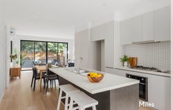 2/56 Altona Street, Heidelberg Heights, Vic 3081