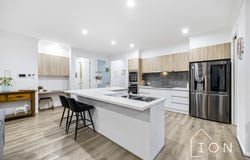 10 Luster Circuit, Cranbourne South, Vic 3977