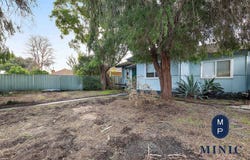 10 Elshaw Street, Queens Park, WA 6107