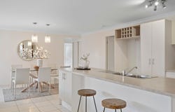 10 Tropical Dr, Forest Lake, Qld 4078