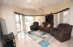 77 Bowerbird Avenue, Eli Waters, Qld 4655