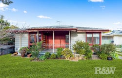 3 HAKEA PLACE, Macquarie Fields, NSW 2564