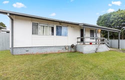 2 & 2a Kynan Close, Lake Haven, NSW 2263