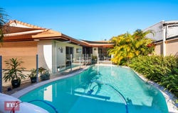 16 St Andrews Avenue, Isle Of Capri, Qld 4217