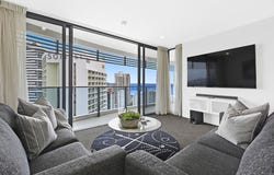22103/21 Elizabeth Avenue, Broadbeach, Qld 4218