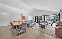 8 Markhill Place, Knoxfield, Vic 3180