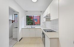 2/31 Meadow Crescent, Meadowbank, NSW 2114