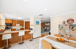 2 Overlanders Way, Hillvue, NSW 2340