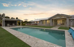 8 Berkley Close, Kensington Grove, Qld 4341