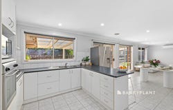 19 Glenaire Crescent, Cranbourne West, Vic 3977