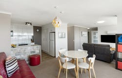 10/114-116 Marine Parade, Southport, Qld 4215