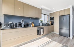 12/28 Hunter Avenue, Labrador, Qld 4215
