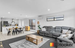 17 Hilda Drive, Brookfield, Vic 3338