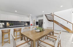 10 Compass Way, Newport, Qld 4020