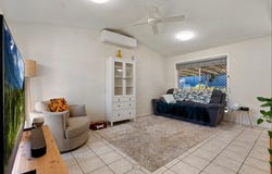 53 Haldham Crescent, Regents Park, Qld 4118