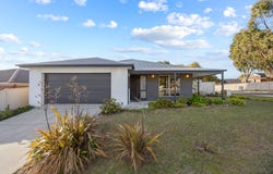 127 Canadian Lakes Boulevard, Canadian, Vic 3350