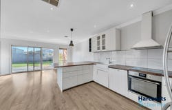 2/28 Elizabeth Street, St Albans, Vic 3021