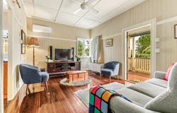 18 Leicester Street, Coorparoo, Qld 4151
