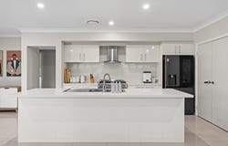 8 Leeds Street, Oran Park, NSW 2570