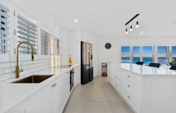 23/142 THE ESPLANADE, Surfers Paradise, Qld 4217