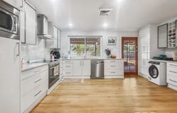 2 Hardey Crescent, Dampier, WA 6713