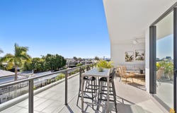 1202/90 Berrima Street, Wynnum, Qld 4178