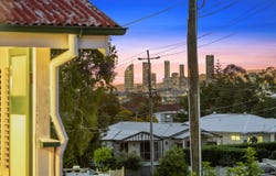 7 Waverley Road, Camp Hill, Qld 4152
