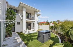 1301/2 Gentain Drive, Arundel, Qld 4214