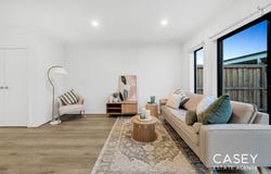 39 Spartan Avenue, Clyde North, Vic 3978