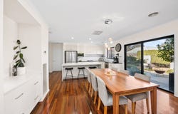 5 Figtree Lane, Strathdale, Vic 3550