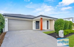 4 Emerald Parade, Greenbank, Qld 4124
