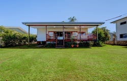 11 Pacific Pde, Mission Beach, Qld 4852