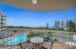 26/146-148 Alexandra Parade, Alexandra Headland, Qld 4572