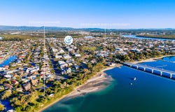 2/402 Bayview Street, Paradise Point, Qld 4216