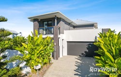 10 Coolum Parade, Newport, Qld 4020