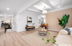 21 Molesworth Street, Seventeen Mile Rocks, Qld 4073
