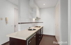 16/210 Normanby Road, Notting Hill, Vic 3168