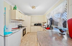 8 Paddies Crescent, Crestmead, Qld 4132