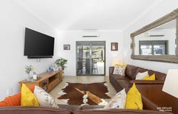 8 Laura Close, Rockyview, Qld 4701