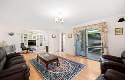 37 Van Dieman Crescent, Springwood, Qld 4127