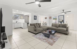 27 Carinya Street, Crestmead, Qld 4132