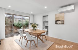 2/25 THEA GROVE, Doncaster East, Vic 3109