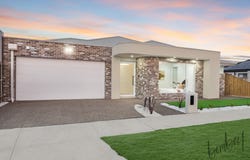 14 Marjoram Street, Mickleham, Vic 3064