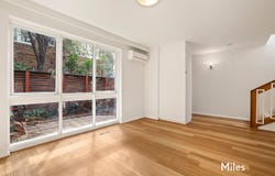 2/51 Locksley Road, Ivanhoe, Vic 3079