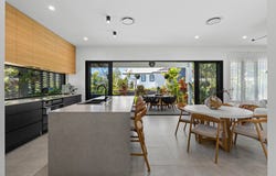 18 Bundah Street, Camp Hill, Qld 4152