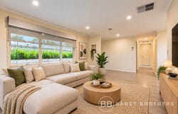 1/7 Monteith Crescent, Endeavour Hills, Vic 3802