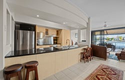 2/2 Peninsular Drive, Surfers Paradise, Qld 4217