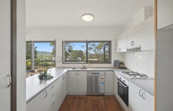 8 Gleneagles Court, Darley, Vic 3340